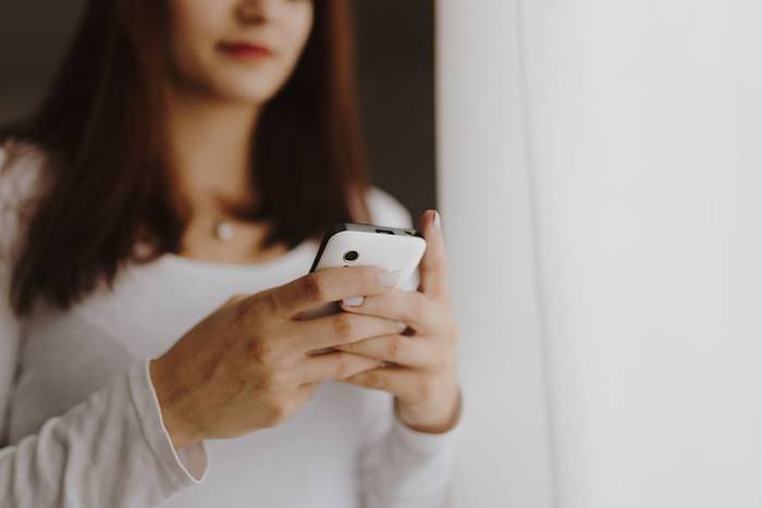 Buruko Osasunak telefono bat bideratu du COVID-19a duten pazienteak artatzen dituzten profesionalentzat