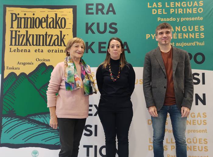 'Pirinioetako hizkuntzak: lehena eta oraina' erakusketa Barañaingo udal liburutegian ikusgai