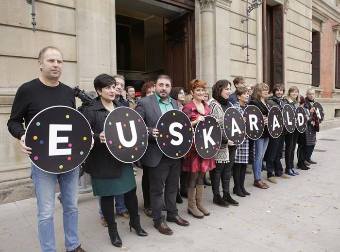 Gaurko protestarekin bat egin dute EH Bilduk, Geroa Baik eta Ahal Duguk
