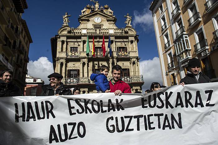 Iruñeko Udalak haur eskoletan euskarazko eskaria ia itzali du