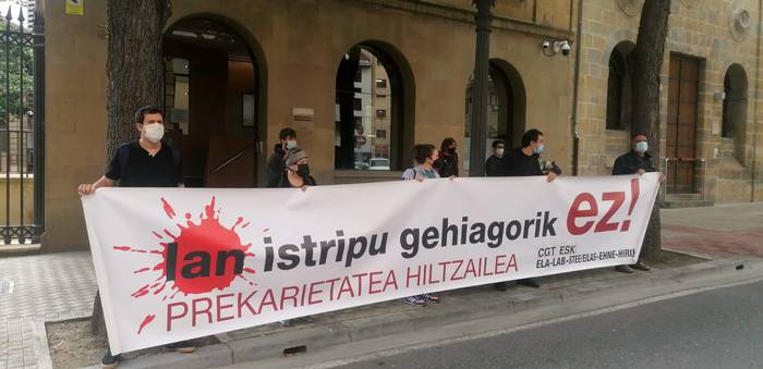 Lan istripuak saihesteko araudia bete dadila exijitu dute sindikatuek