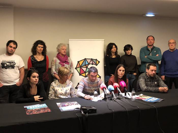 Urtarrilaren 11ko manifestaziorako "motorrak berotzeko" elkarretaratzeak antolatu ditu Sarek