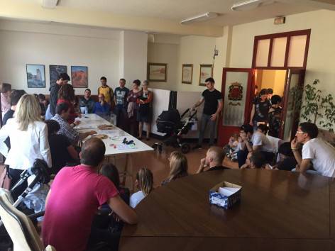 Oteizak galdeketa bidez erabaki du eremu mistoan sartzea