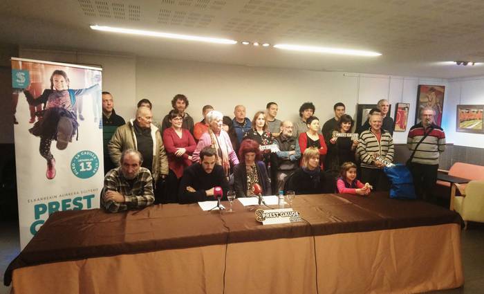 Euskal presoen eskubideen urraketarekin amaitzeko ordua dela esan dute gizarte zibilaren ehun ordezkarik
