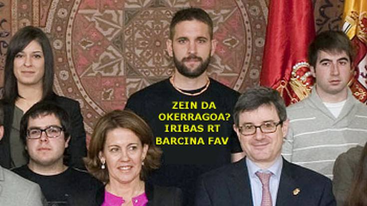 Lanbide Hezkuntzako ikasleak hainbat elastiko jantzi zituen Barcinaren eta Iribasen ondoan