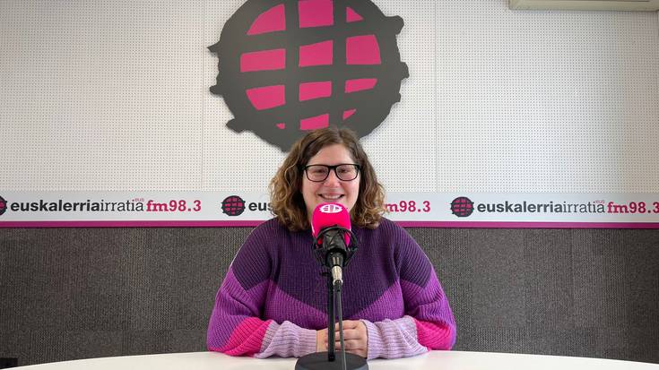 Jaione Urtasun: "Beti istorio berdina da, ez direla inoiz guztiz armairutik ateratzen"