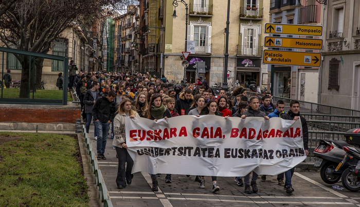 Euskarazko eskaintza murriztu du NUPek