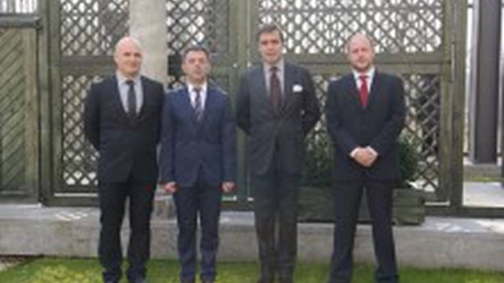 Uriz ahizpen omenezko erakusketak harrera bikaina izan du Berlinen