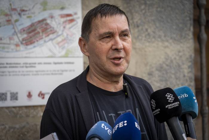 Arnaldo Otegik ez du ziurtatu EH Bilduren abstentzioa Txibite presidente bilakatzeko
