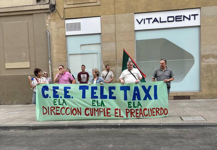 Tele Taxiko langileak greba mugagabean jarraitzen dute
