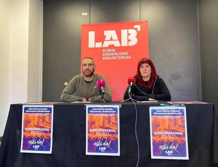 Esku-hartze sozialak hitzarmena behar duela aldarrikatzen ari dira