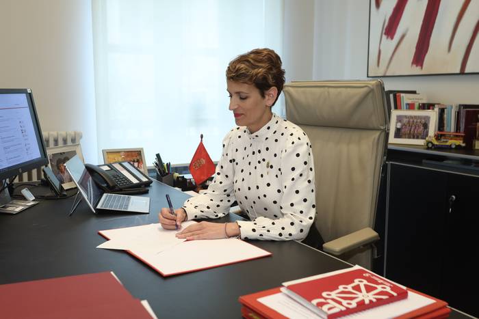Parlamentuko Mahaia udalak baino lehen eratuko da, Txibitek hala erabakita