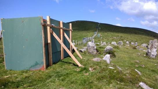 Ehiza postua eraiki dute cromlech baten gainean, Lesakan