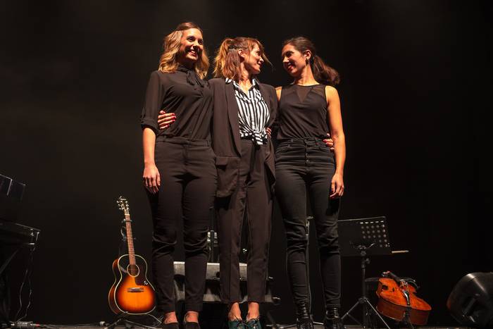 Emakume "ez zuzenei" eskainitako musika ikuskizun bat, gaur, Nafarroako Antzerki Eskolan