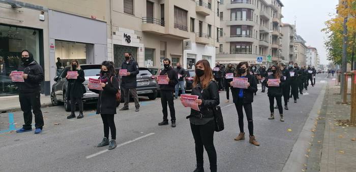 “Lan istripuen pandemia” salatu dute hainbat sindikatuk