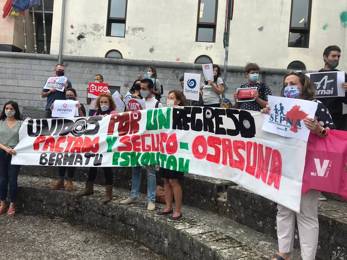 Mobilizazioak iragarri dituzte hezkuntza sindikatu eta eragileek