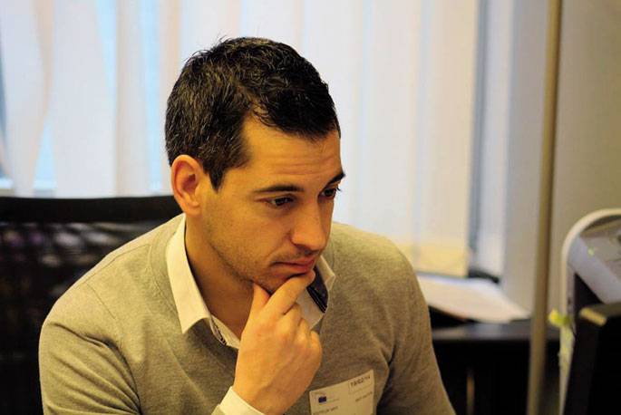 Frankismo garaiko errepresioaren ahotsak islatu ditu Joseba Ezeolazak liburu batean
