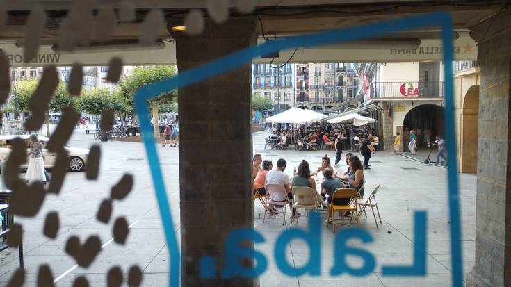 Labaren terraza babestu du epaitegiak beste behin
