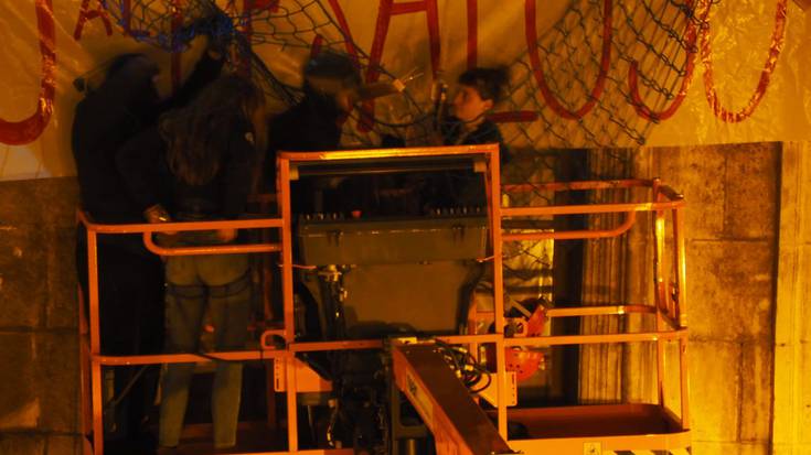 Maravillas gaztetxea hustu dute poliziek