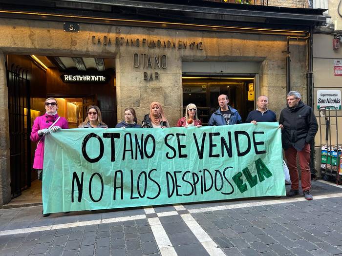Greba mugagabea abiatu dute Casa Otano tabernako langileek