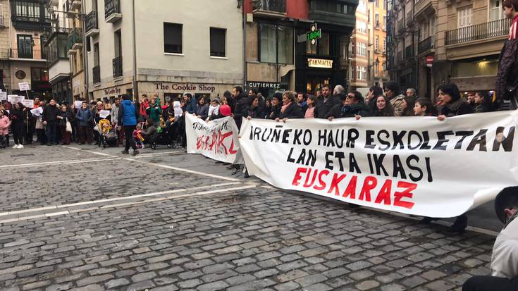 Euskarazko haur eskolak aldarrikatzeko mobilizazioa eginen dute gaur arratsaldean, Iruñean