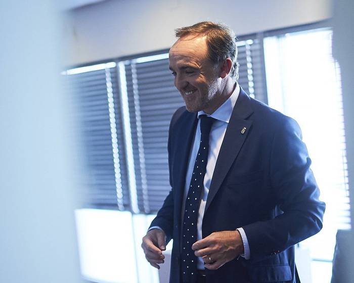 Esparzak PSNrekin koalizio gobernu bat sortu nahi du; Txibiteri presidenteordetza eskaini dio