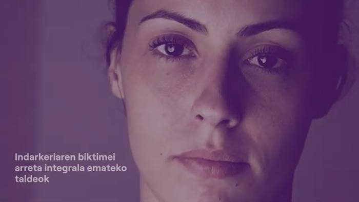'Zure ondoan gaude' hautatu du Gobernuak azaroaren 25eko lelo gisa