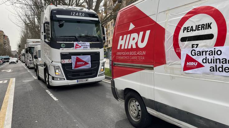 Lanuztearekin segitzea erabaki dute Hiru sindikatuko garraiolariek