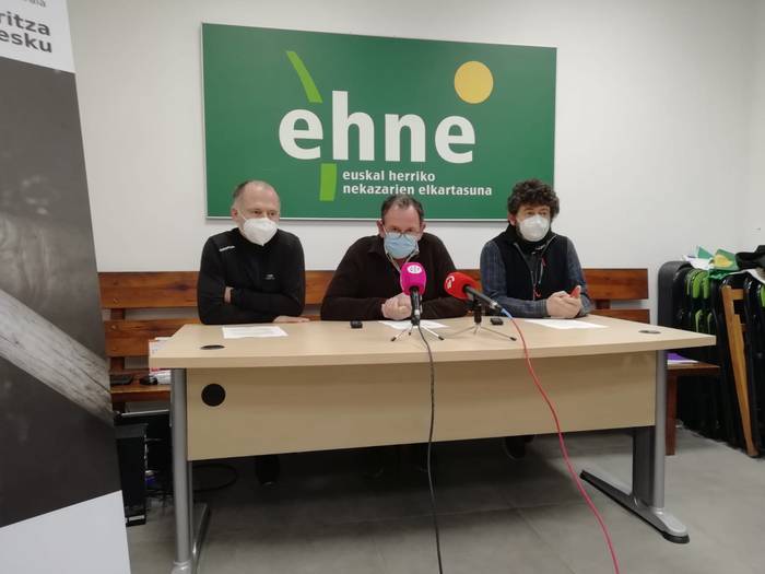 Lehengaien prezioen igoera arintzeko laguntzak gehitu nahi ditu aurrekontuetan EHNE sindikatuak