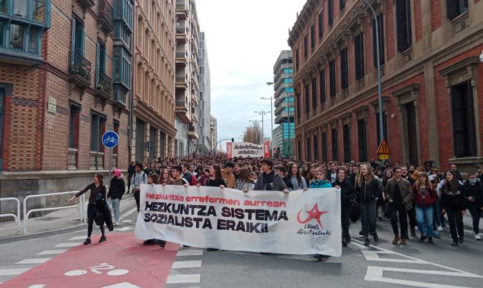 Ikasle Abertzaleen greba, hezkuntza erreformaren aurka