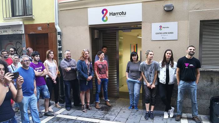‘Harrotu’ gunean murrizketak salatu dituzte