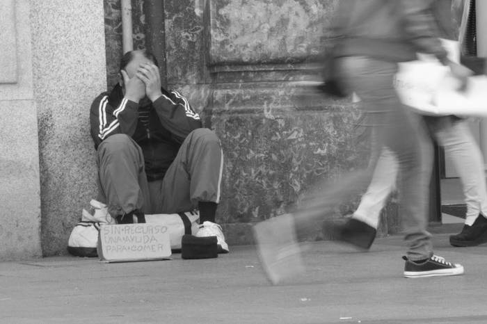 Hamar biztanletik bat pobrezian erortzeko arriskuan dago Hego Euskal Herrian