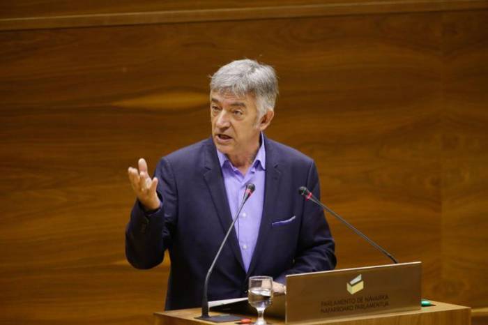 Martinez senatari autonomiko bihur daiteke gaur, IEk Bernal erretiratu eta gero