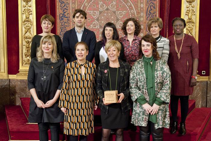 Blanca Fernández Viguera ikertzaile feministak berdintasunaren Berdinna saria jaso du