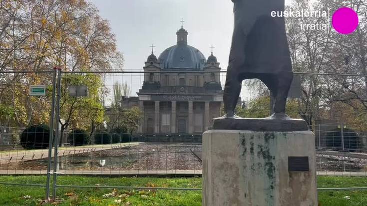 Erorien monumentua, barrutik