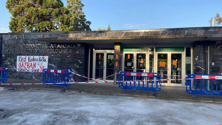 Greba mugagabean dira kirol instalazioetako langileak