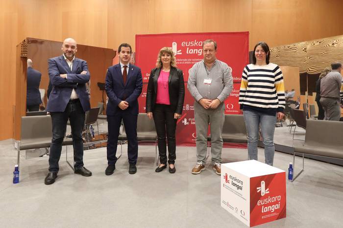 Euskara arlo sozioekonomikoan bultzatzearen garrantzia nabarmendu du Ollok, 'Euskara langai' jardunaldien irekieran