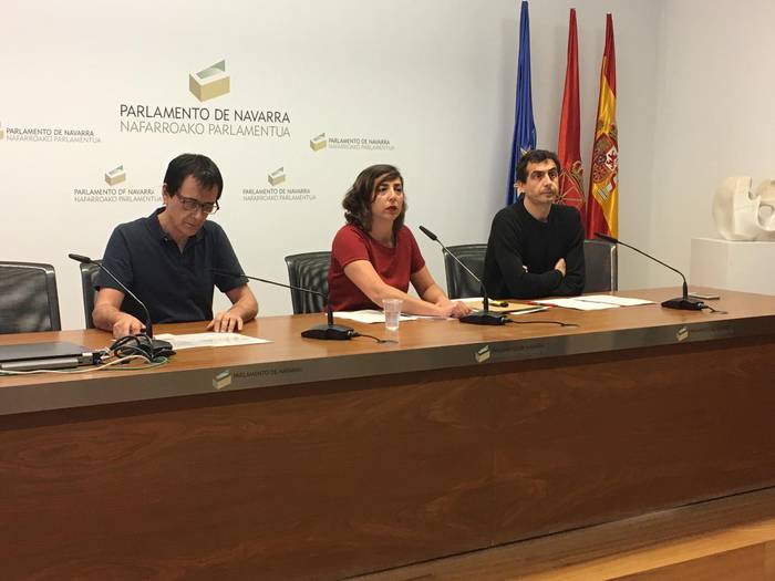 Laura Perez: "Deserosoa izan naizelako erditik kendu nahi izan naute hasieratik"