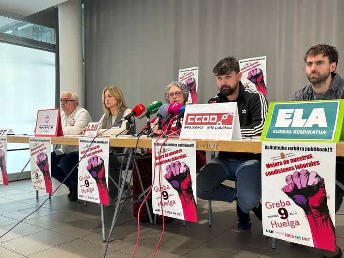 Apirilaren 9an administrazioko langileen grebara dei egin dute sindikatuek