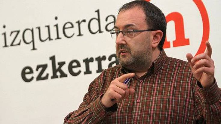 Aldaketa ezkertiar eta zeharkakoa lortzea finkatu du IEk xede moduan, aurrekanpainako lehen ekitaldian 