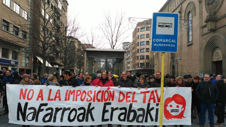 Tren sozialaren alde eta inposizioen aurkako protesta