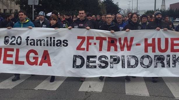 TRW enpresak 57 langile aldi baterako kontratatuko ditu eta aurreikusitako 22 kaleratzerekin segituko du
